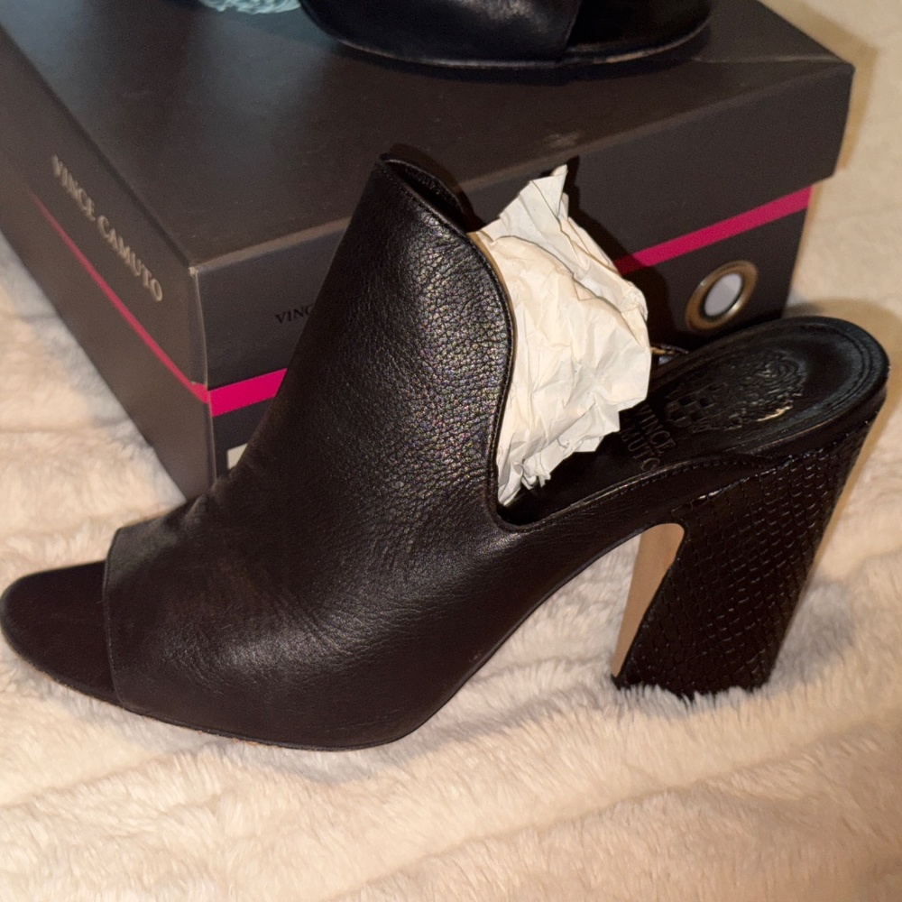 Shoes - Picture 2 of 6